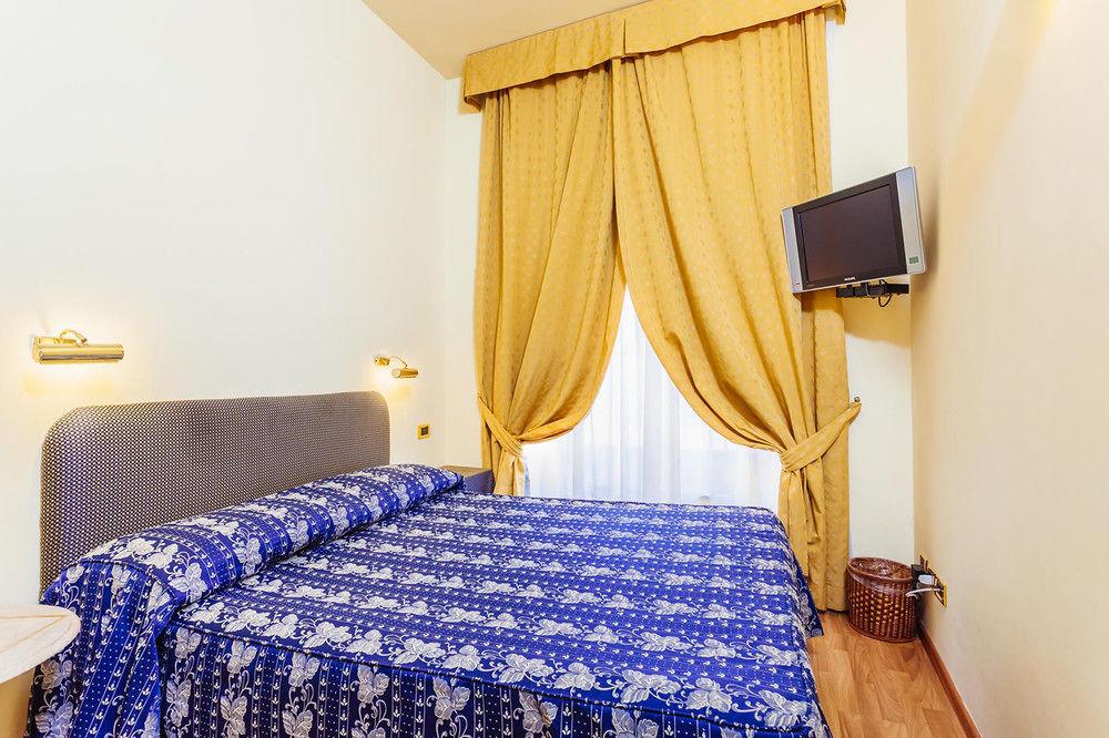 Hotel Benivieni ฟลอเรนซ์ ภายนอก รูปภาพ