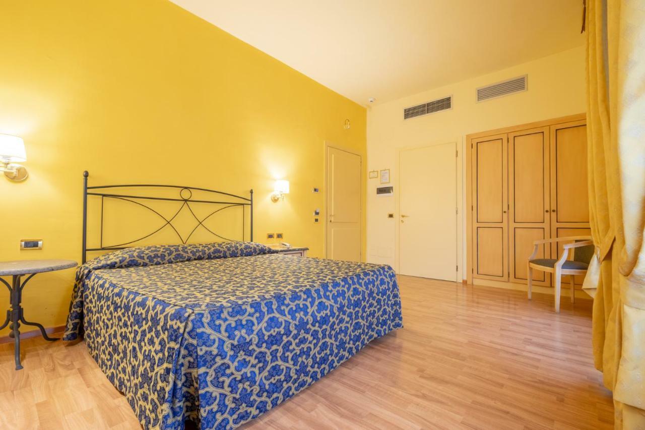 Hotel Benivieni ฟลอเรนซ์ ภายนอก รูปภาพ