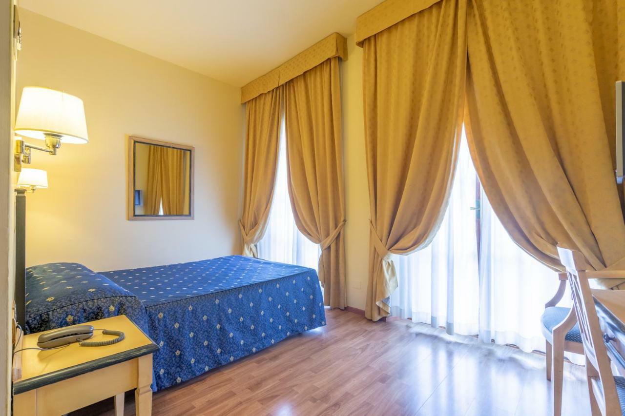 Hotel Benivieni ฟลอเรนซ์ ภายนอก รูปภาพ