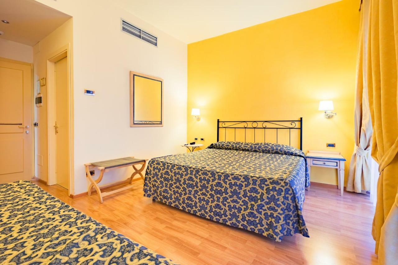 Hotel Benivieni ฟลอเรนซ์ ภายนอก รูปภาพ