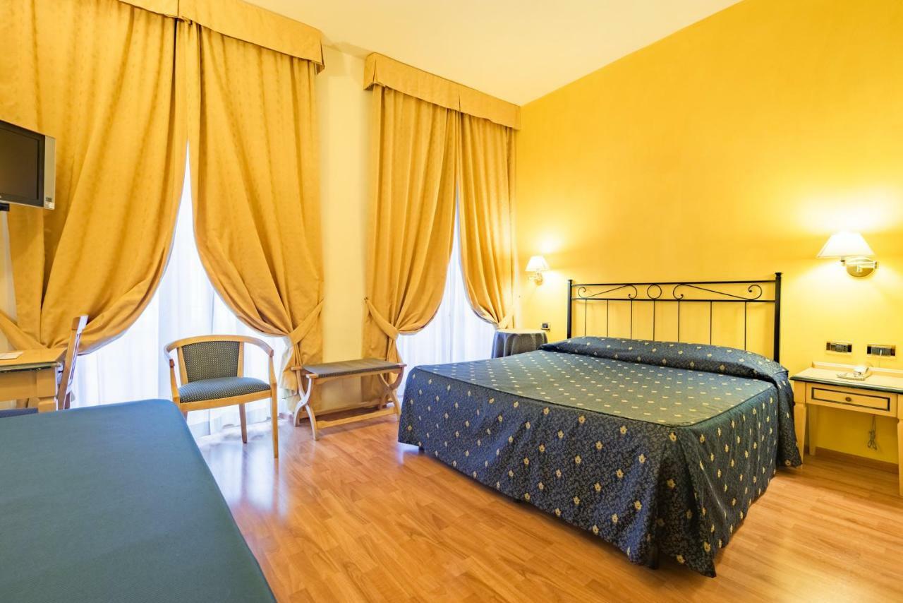 Hotel Benivieni ฟลอเรนซ์ ภายนอก รูปภาพ